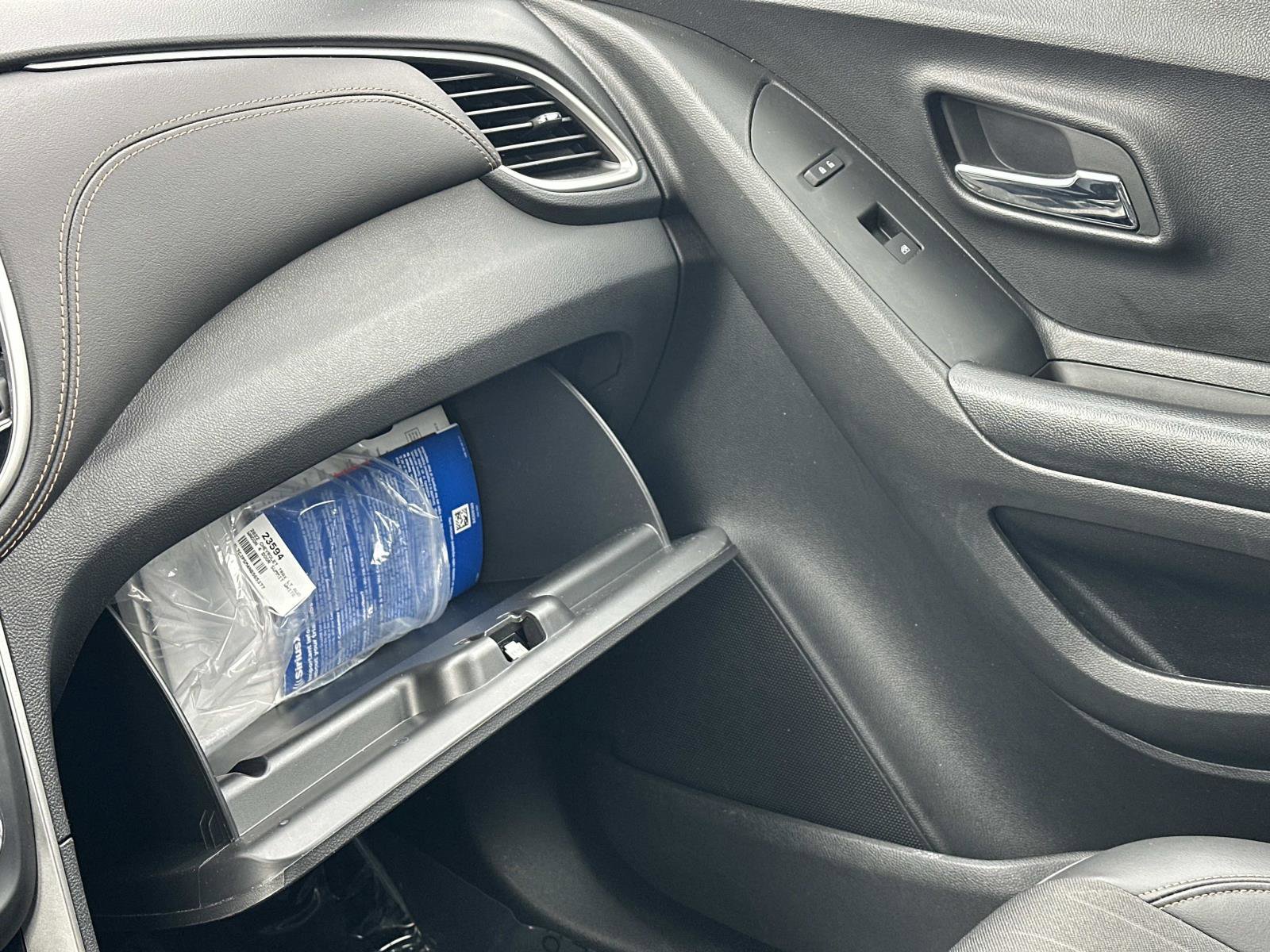 Certified 2022 Chevrolet Trax LT w/ LT Convenience Package image 31