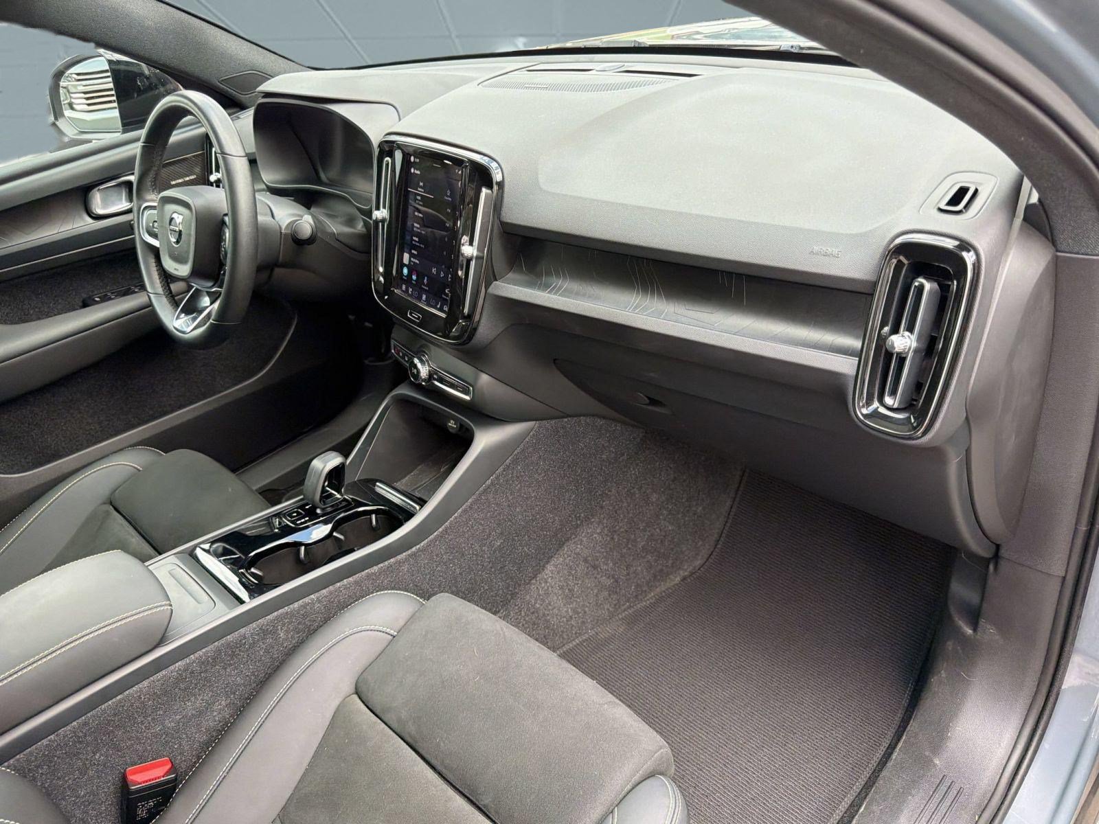 Certified 2023 Volvo C40 P8 Recharge Ultimate AWD/4WD image 30