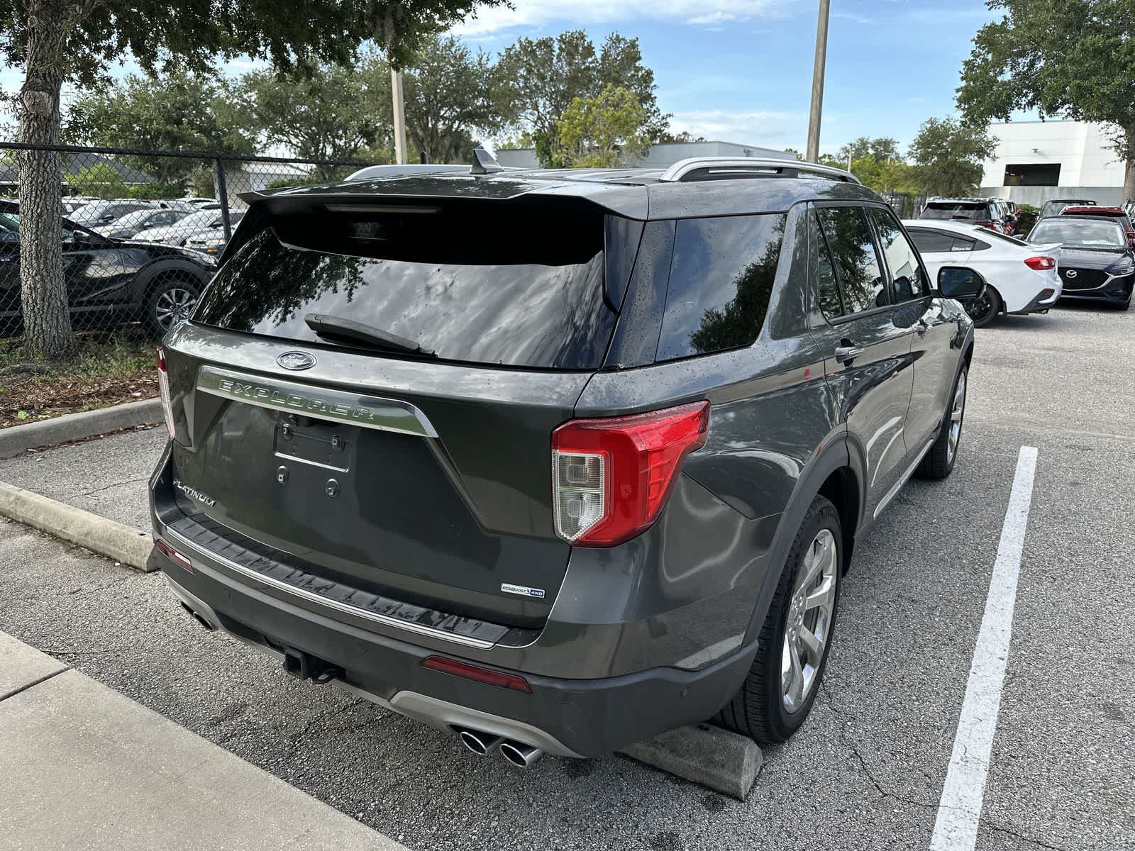Used 2020 Ford Explorer Platinum w/ Premium Technology Package AWD/4WD image 8