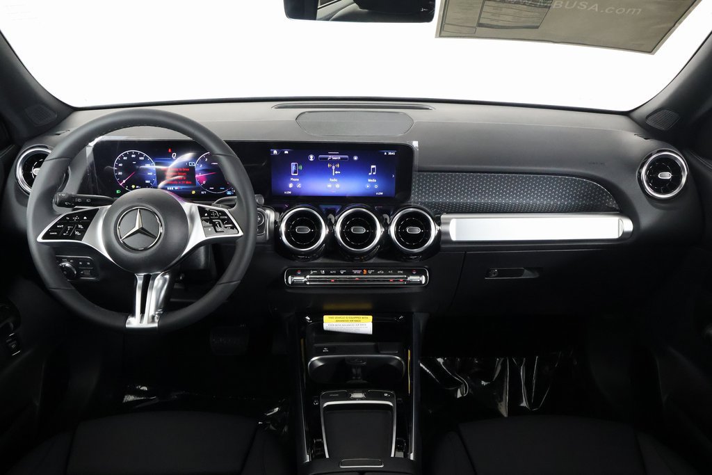 New 2026 Mercedes-Benz GLB 250 image 4