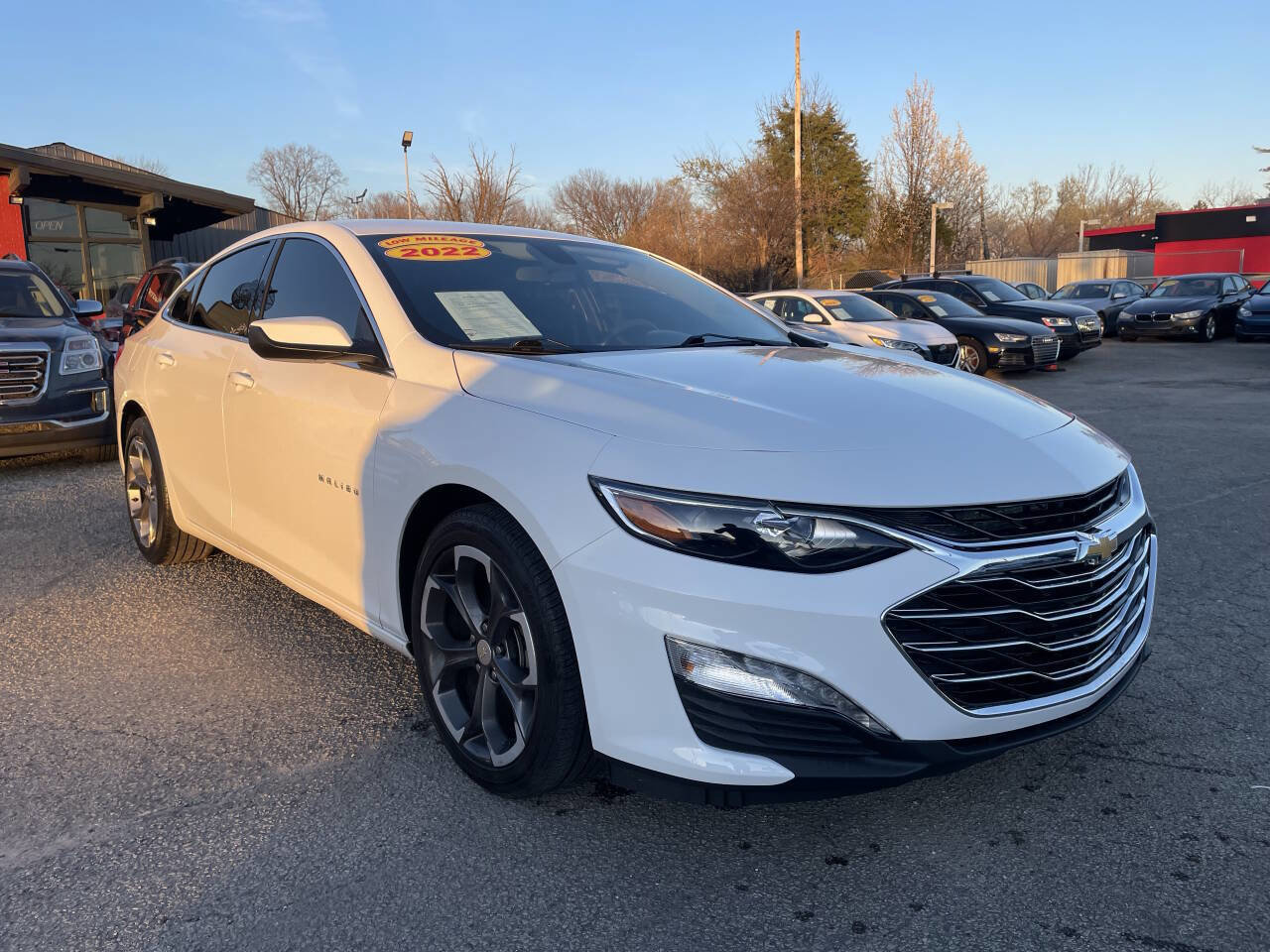 Used 2022 Chevrolet Malibu LT image 3