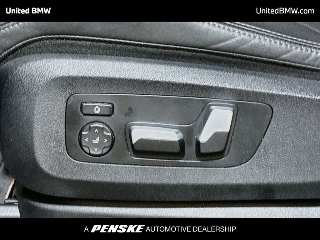 Used 2024 BMW X5 xDrive50e w/ Parking Assistance Package AWD/4WD image 11