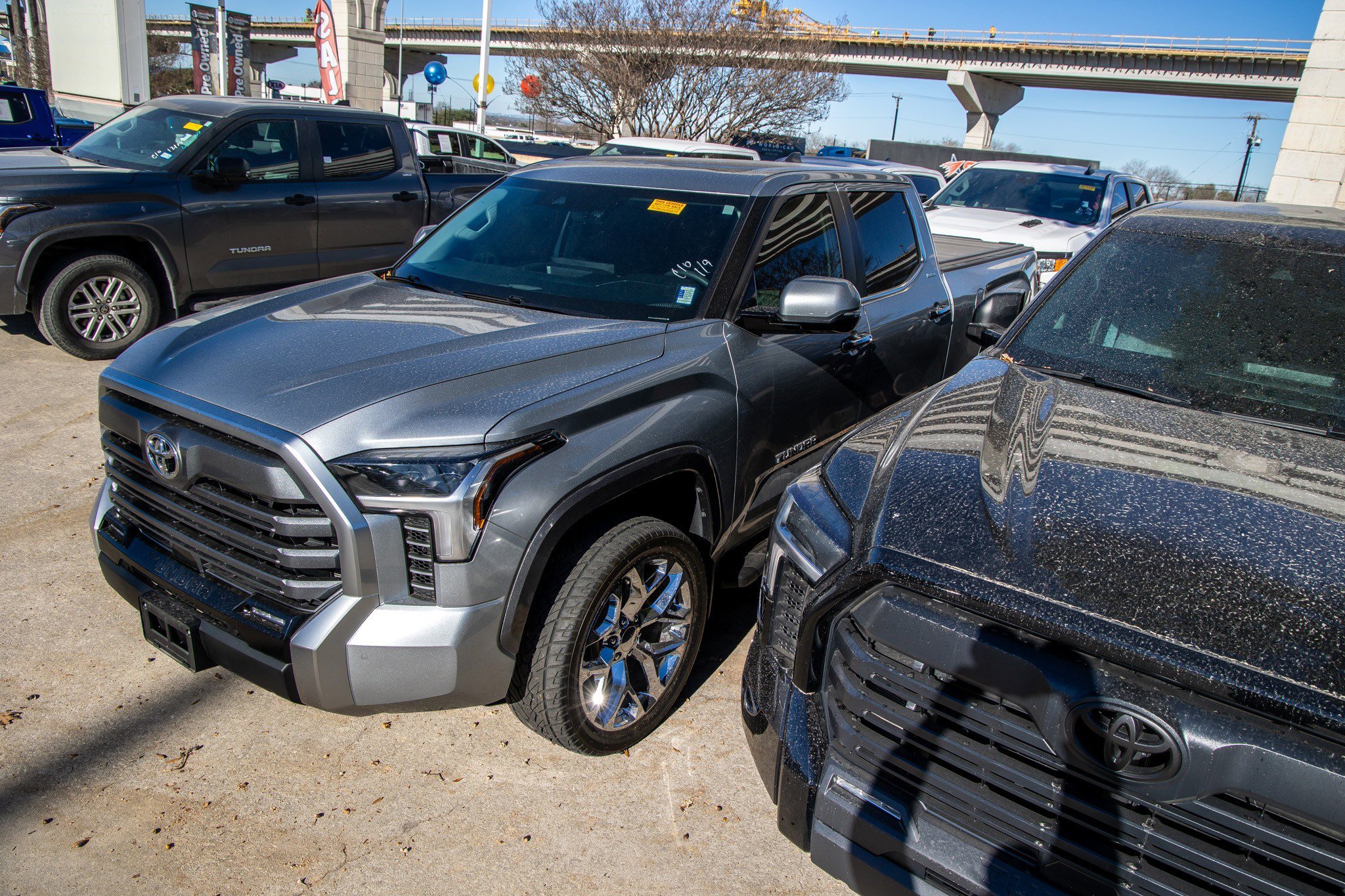 Used 2024 Toyota Tundra Limited image 3