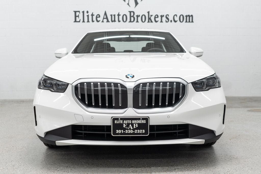 Used 2026 BMW 530i xDrive AWD/4WD image 3