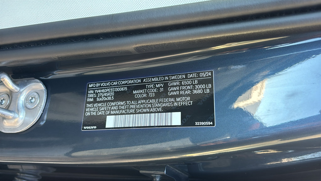Certified 2025 Volvo XC90 T8 Plus w/ Protection Package Premier AWD/4WD image 33