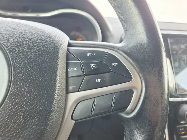 Used 2020 Jeep Grand Cherokee Overland AWD/4WD image 19