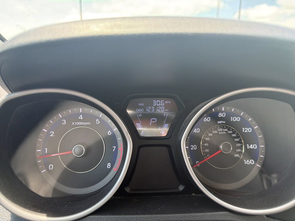 Used 2012 Hyundai Elantra Limited FWD image 11