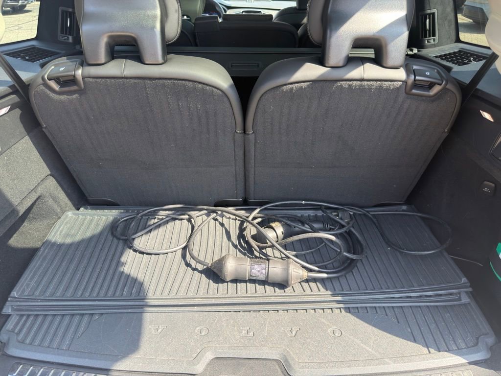 Used 2024 Volvo XC90 T8 Ultimate w/ Lounge Package image 40