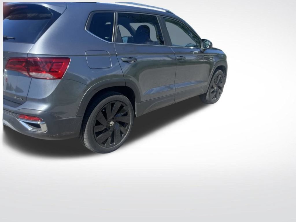 Used 2023 Volkswagen Taos SE w/ Black Wheel Package AWD/4WD image 4