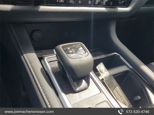 New 2025 Nissan Pathfinder SV w/ Black Appearance Package image 21