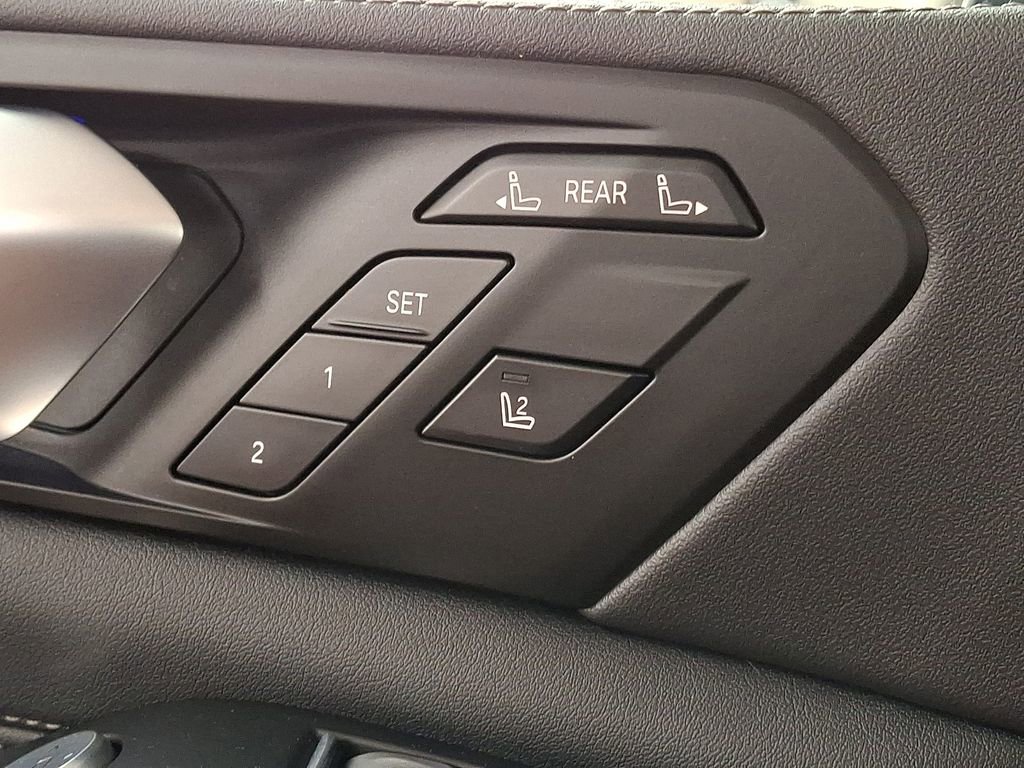 Certified 2023 BMW X7 xDrive40i w/ Premium Package image 26