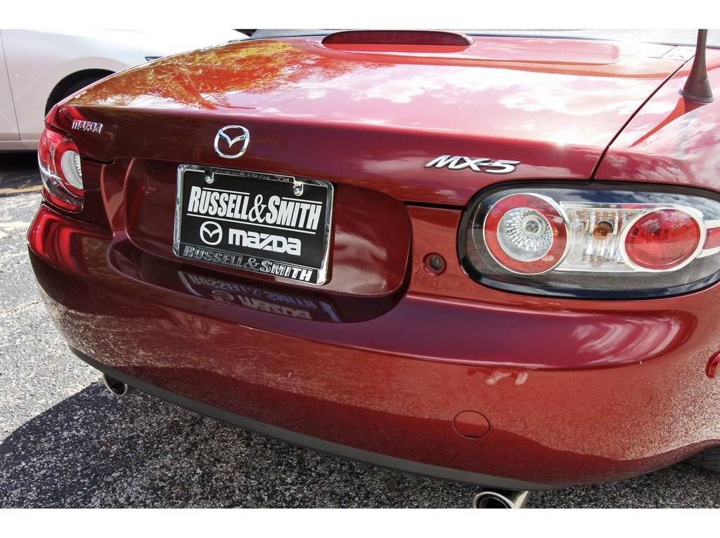 Used 2006 MAZDA MX-5 Miata RWD image 5