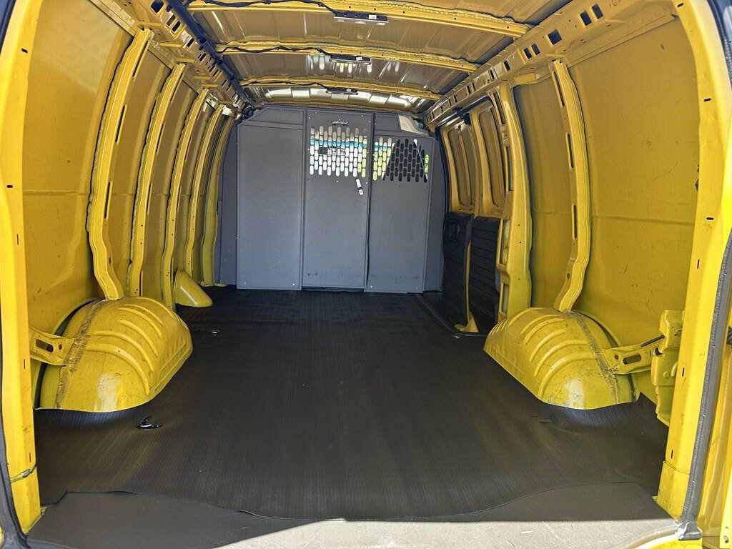 Used 2022 Chevrolet Express 2500 image 10