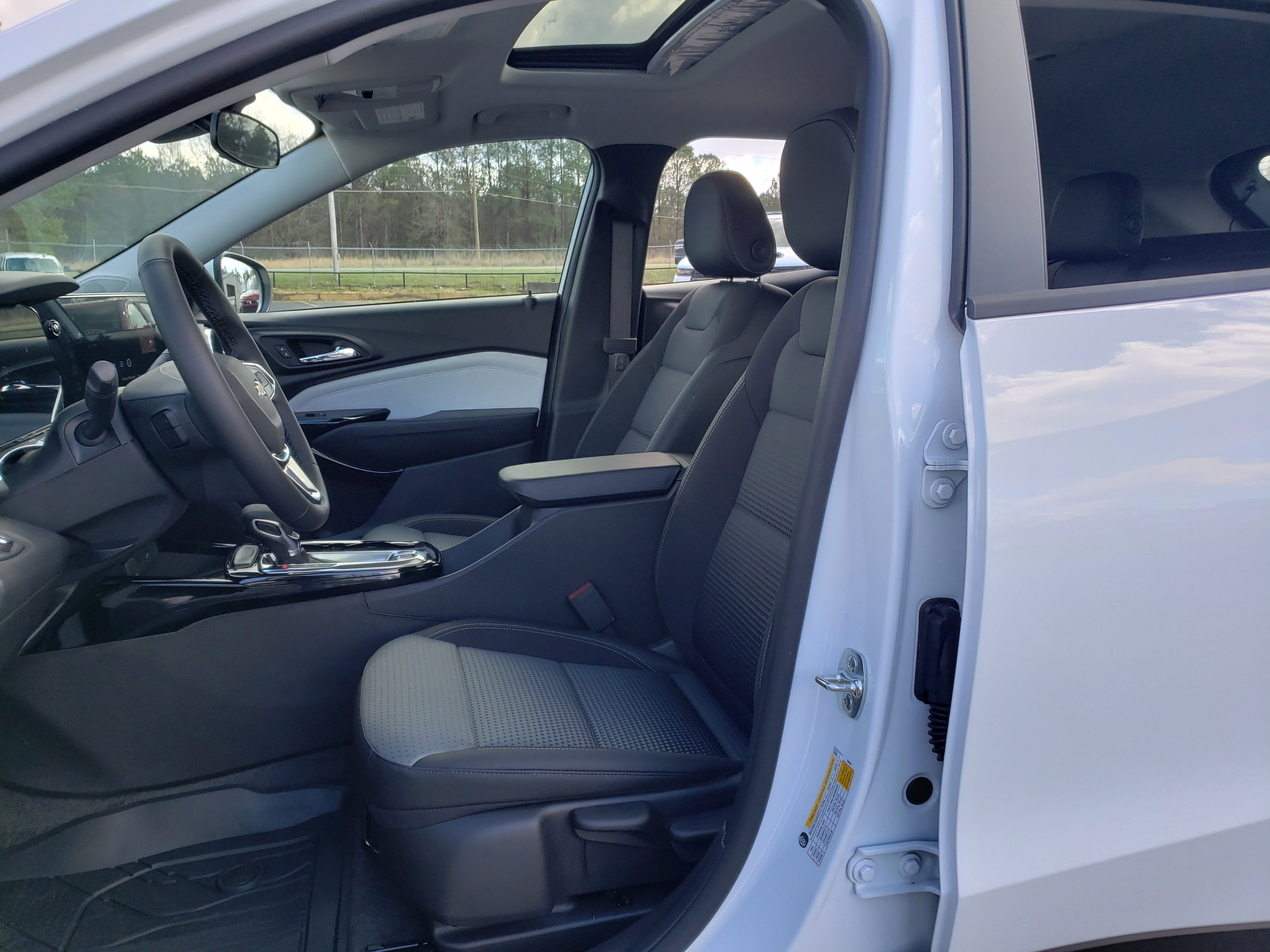 New 2026 Chevrolet Trax LT image 31