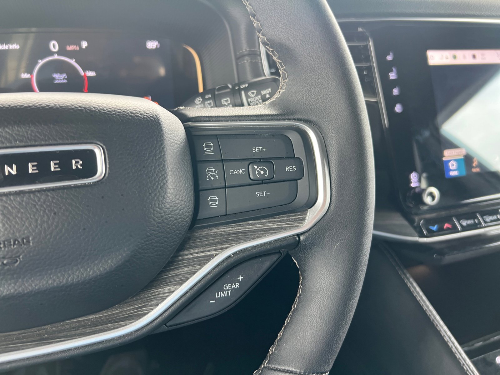 Used 2024 Jeep Wagoneer Series III image 20