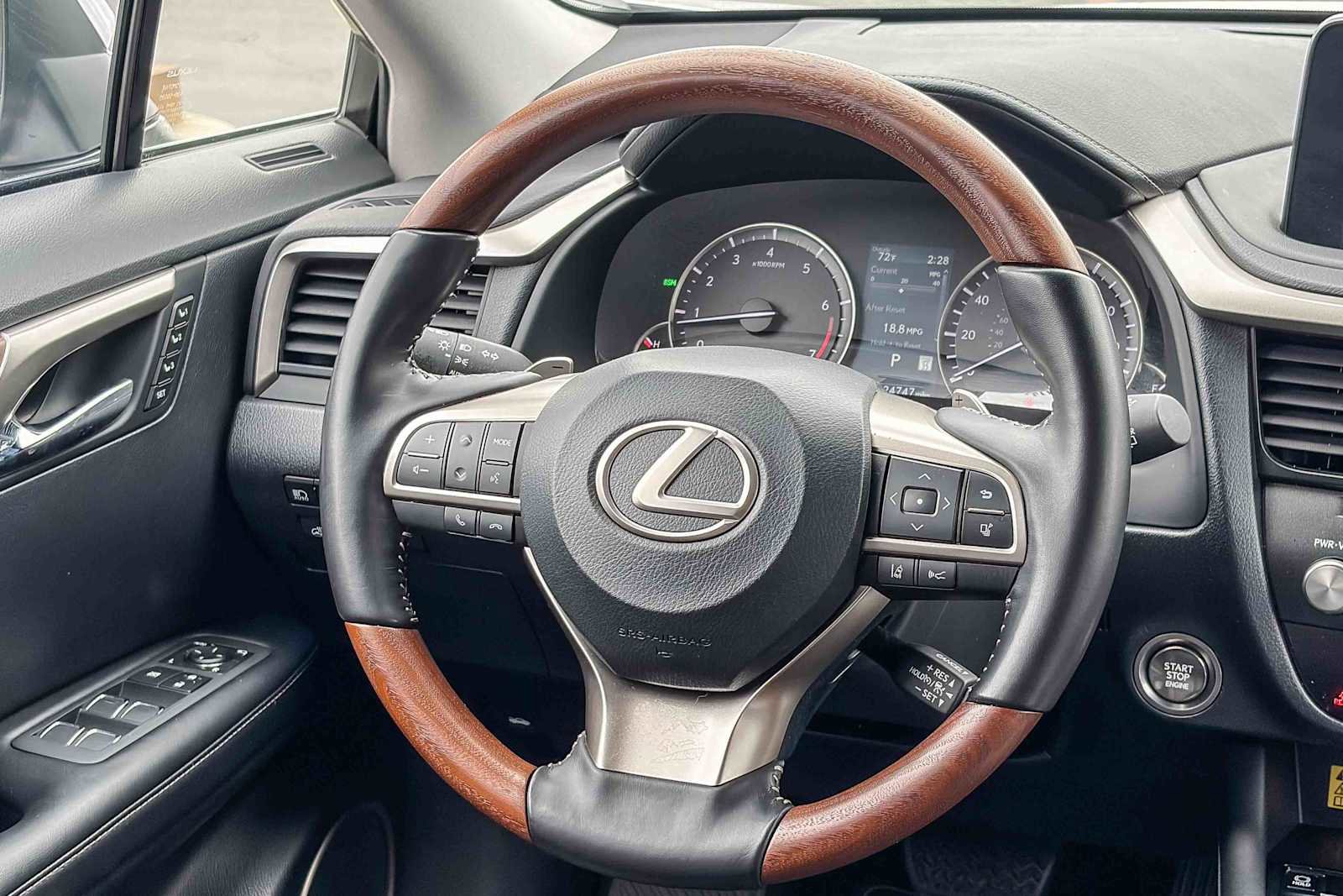 Certified 2022 Lexus RX 350L FWD w/ Premium Package image 14