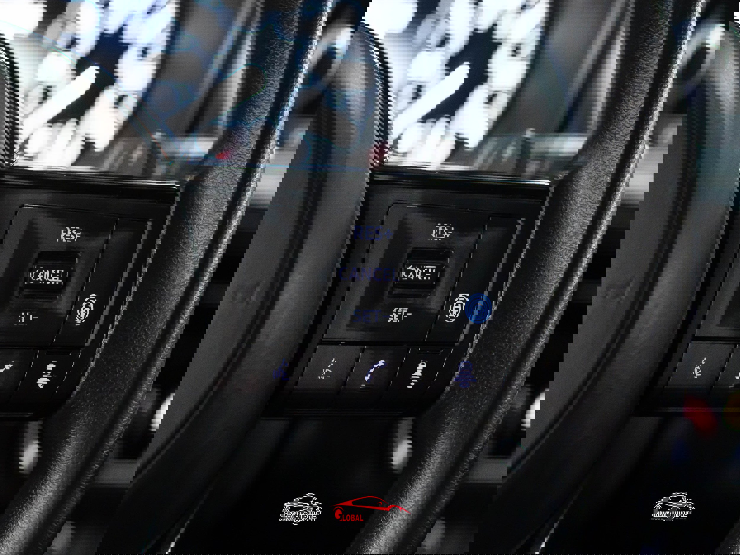 Used 2021 Nissan Rogue SV image 25