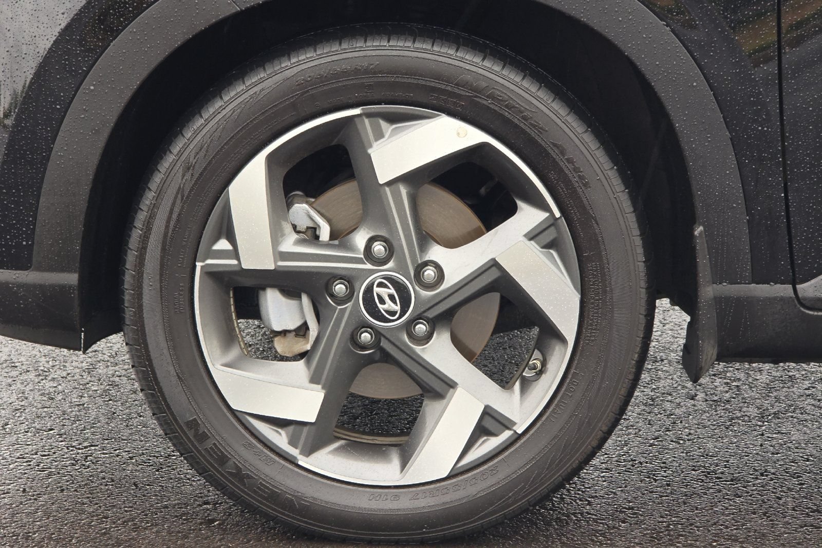 Used 2026 Hyundai Venue SEL FWD image 31