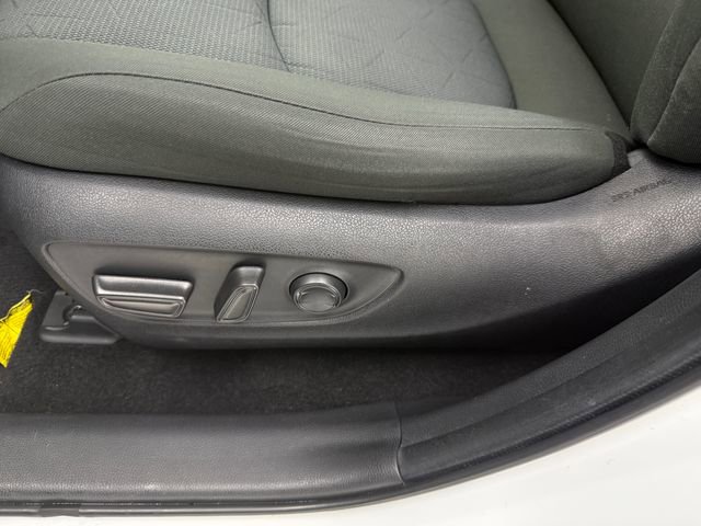 Used 2022 Toyota RAV4 XLE w/ Convenience Package FWD image 27