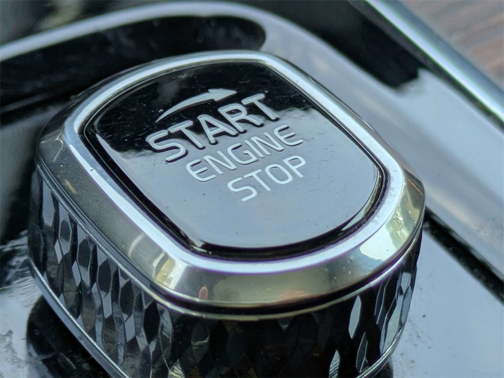 Used 2023 Volvo XC60 B5 Plus image 30