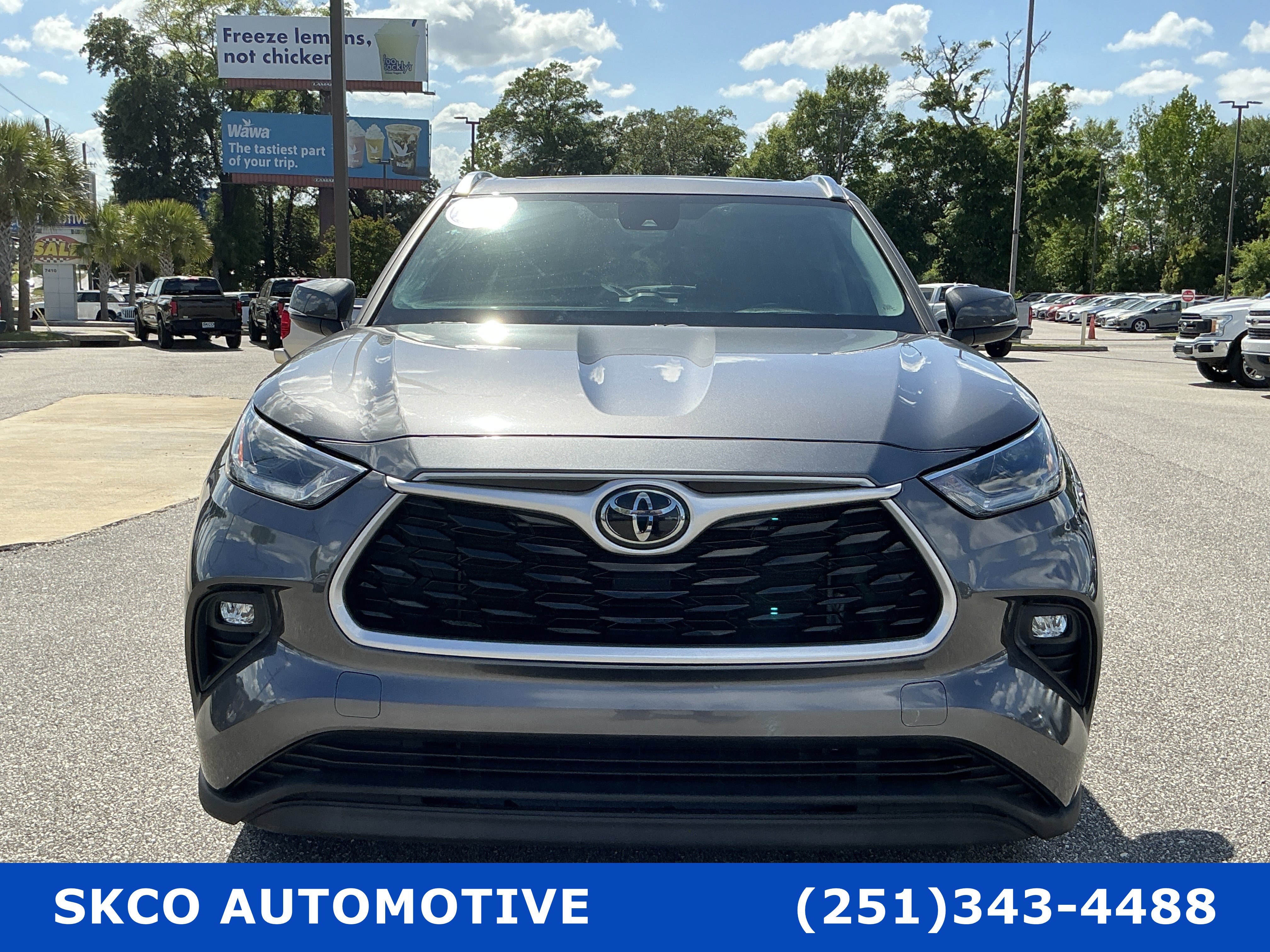 Used 2021 Toyota Highlander XLE FWD image 8