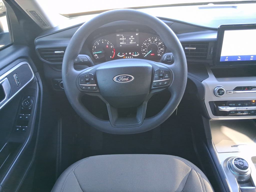 Used 2024 Ford Explorer 4WD image 13