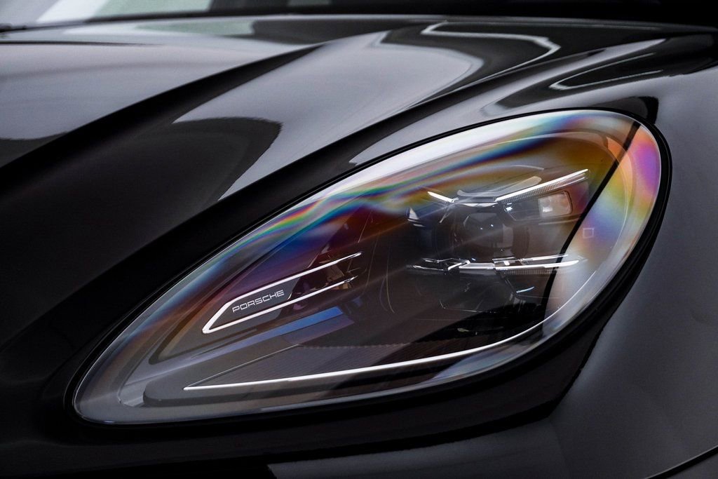 New 2026 Porsche Macan image 7