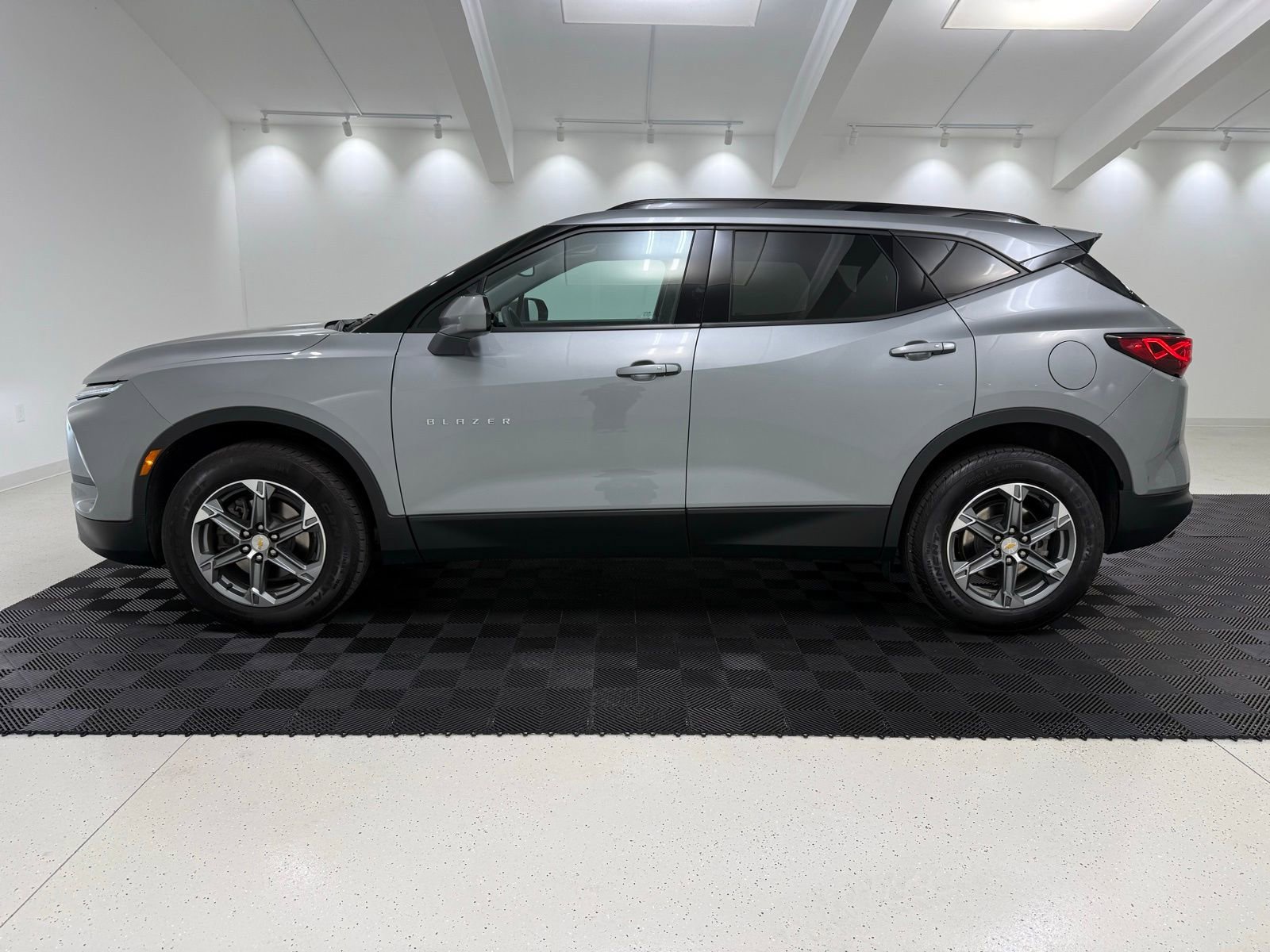 Used 2023 Chevrolet Blazer LT w/ Convenience Package image 4