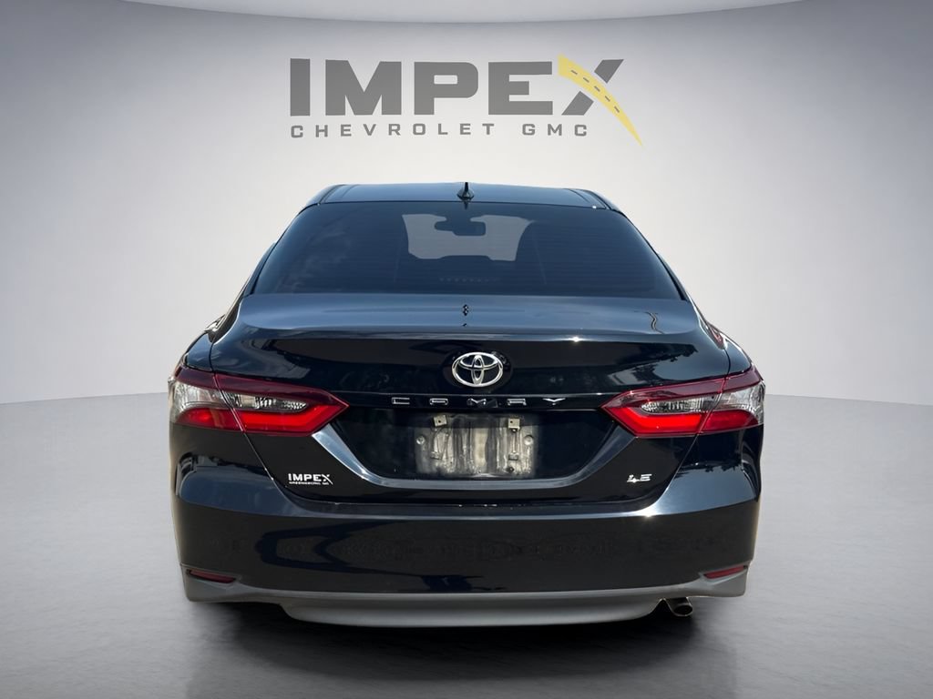 Used 2023 Toyota Camry LE FWD image 3