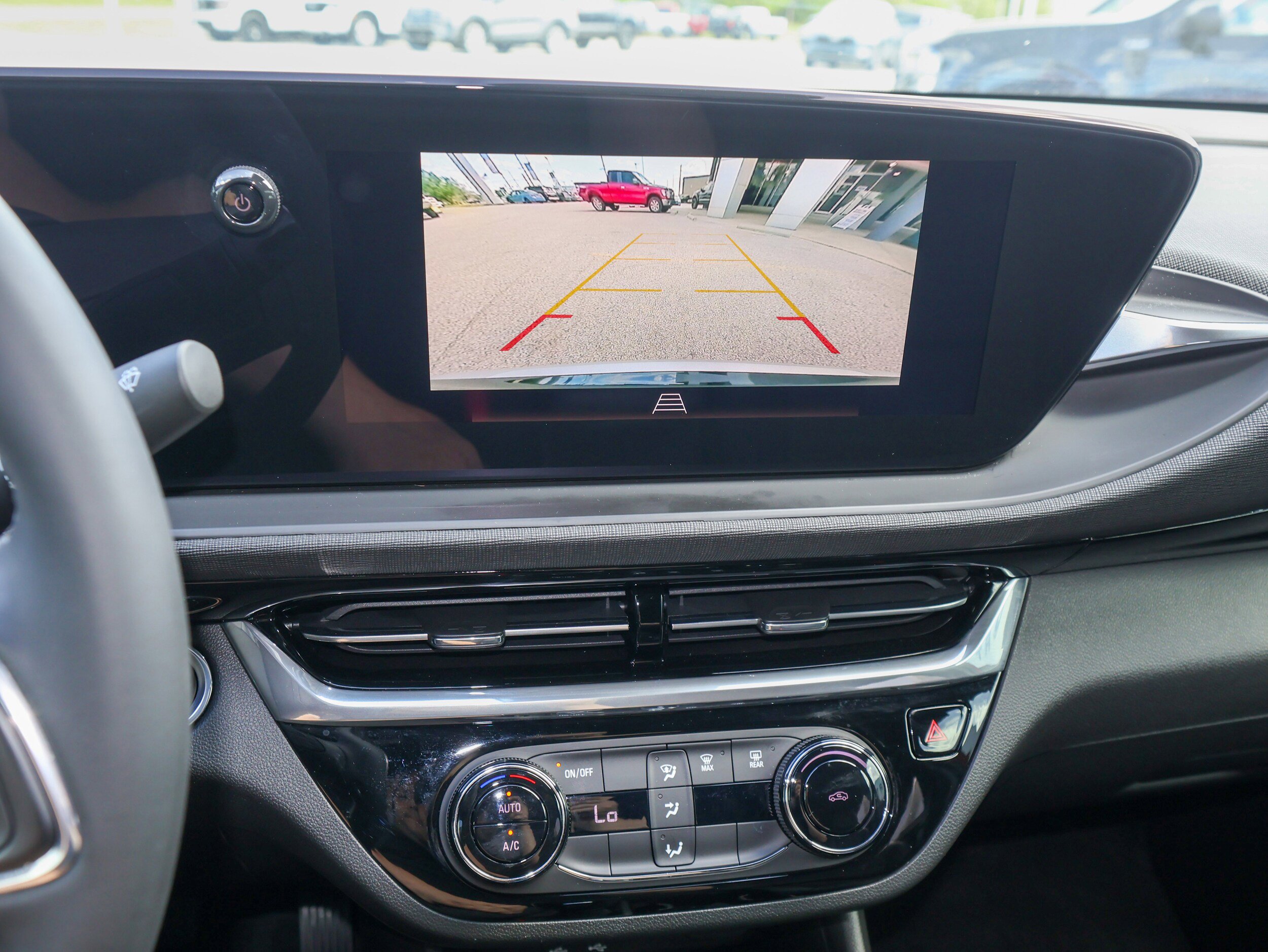 Used 2024 Buick Envista Sport Touring image 18