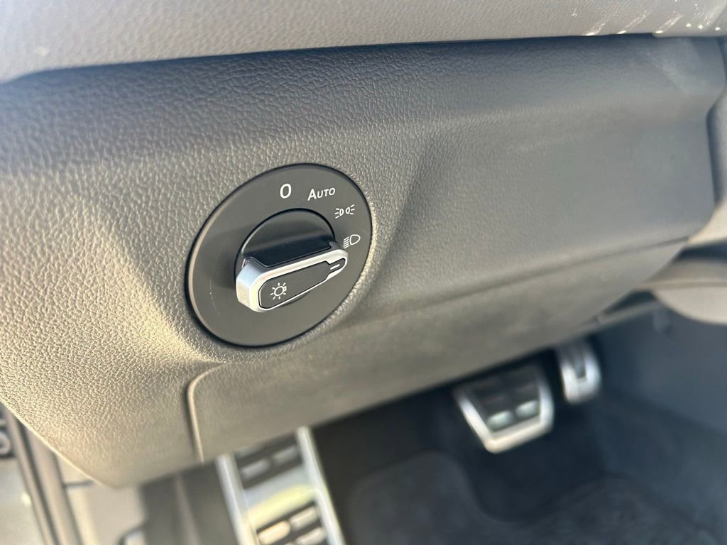 Used 2025 Volkswagen Jetta Sport image 51