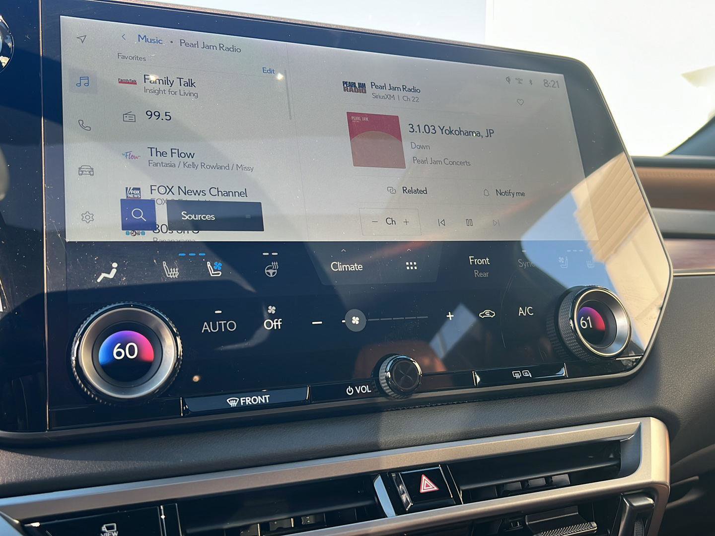 Certified 2025 Lexus RX 350 Premium w/ Accessory Package (Z1) image 24