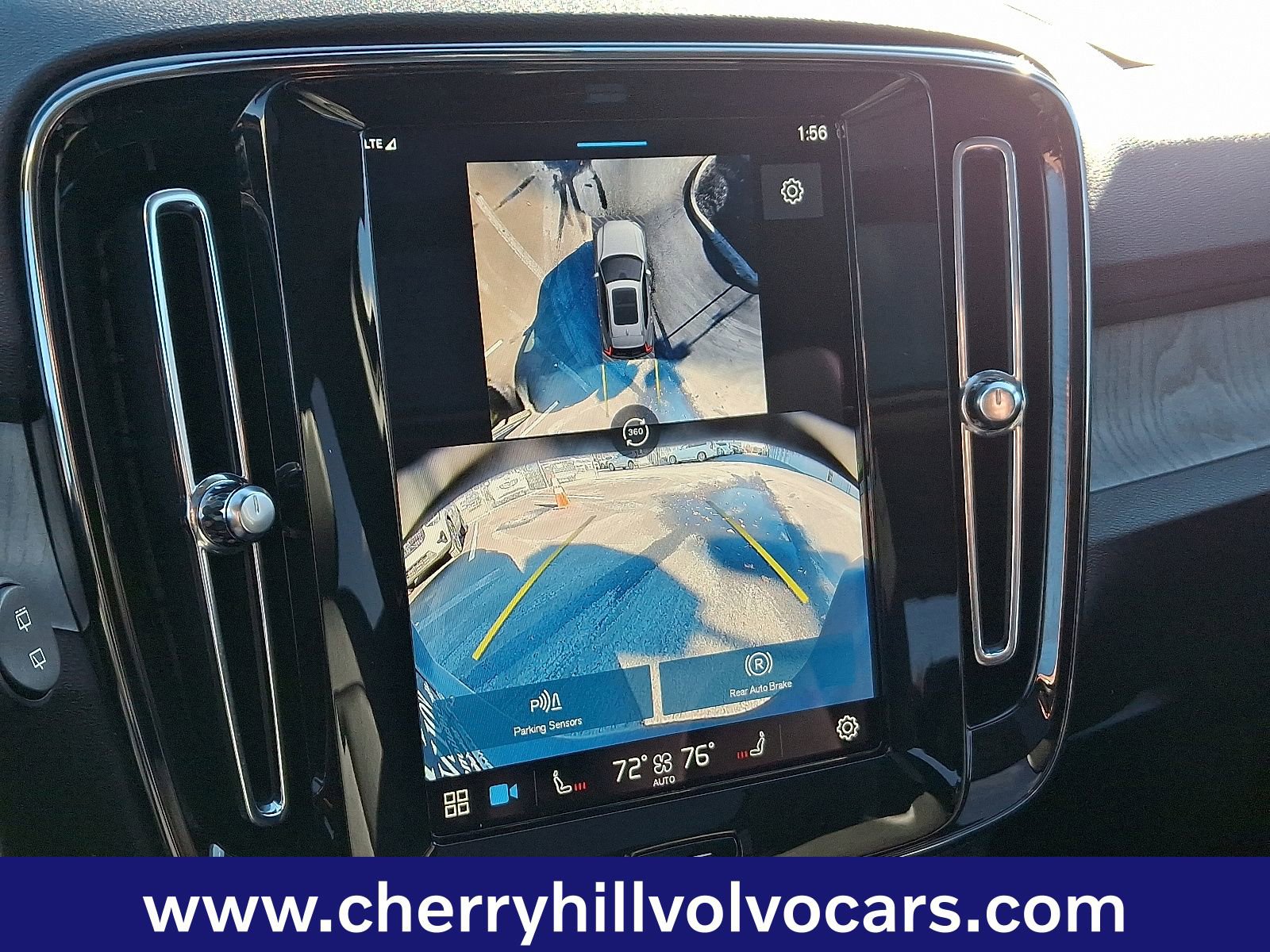 Certified 2025 Volvo XC40 B5 Plus image 19