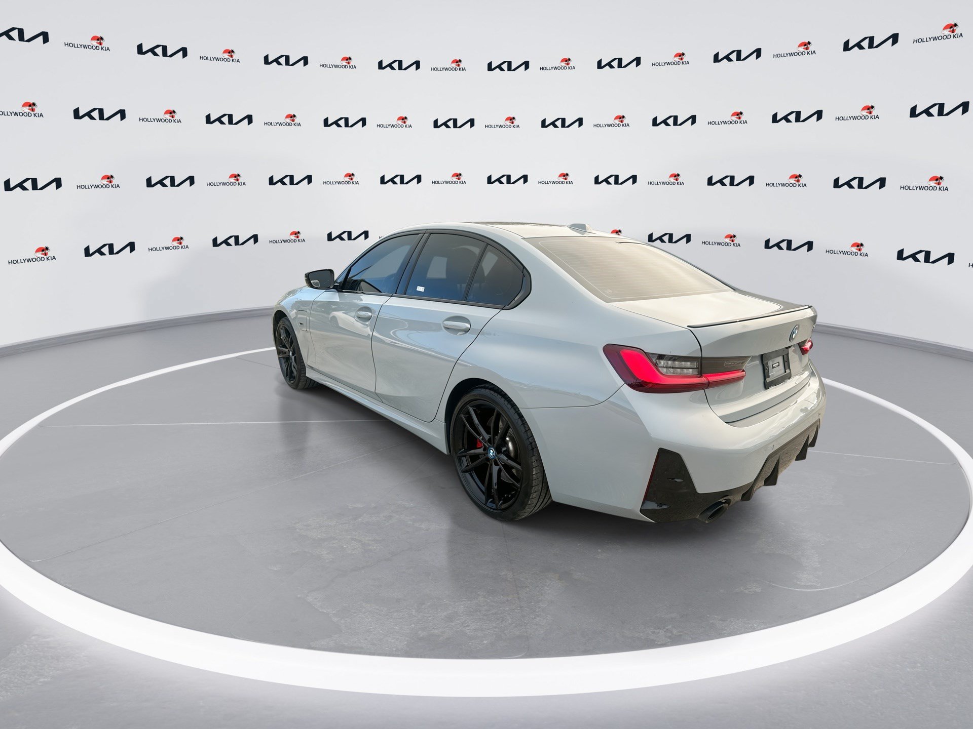 Used 2023 BMW 330e w/ M Sport Package RWD image 6