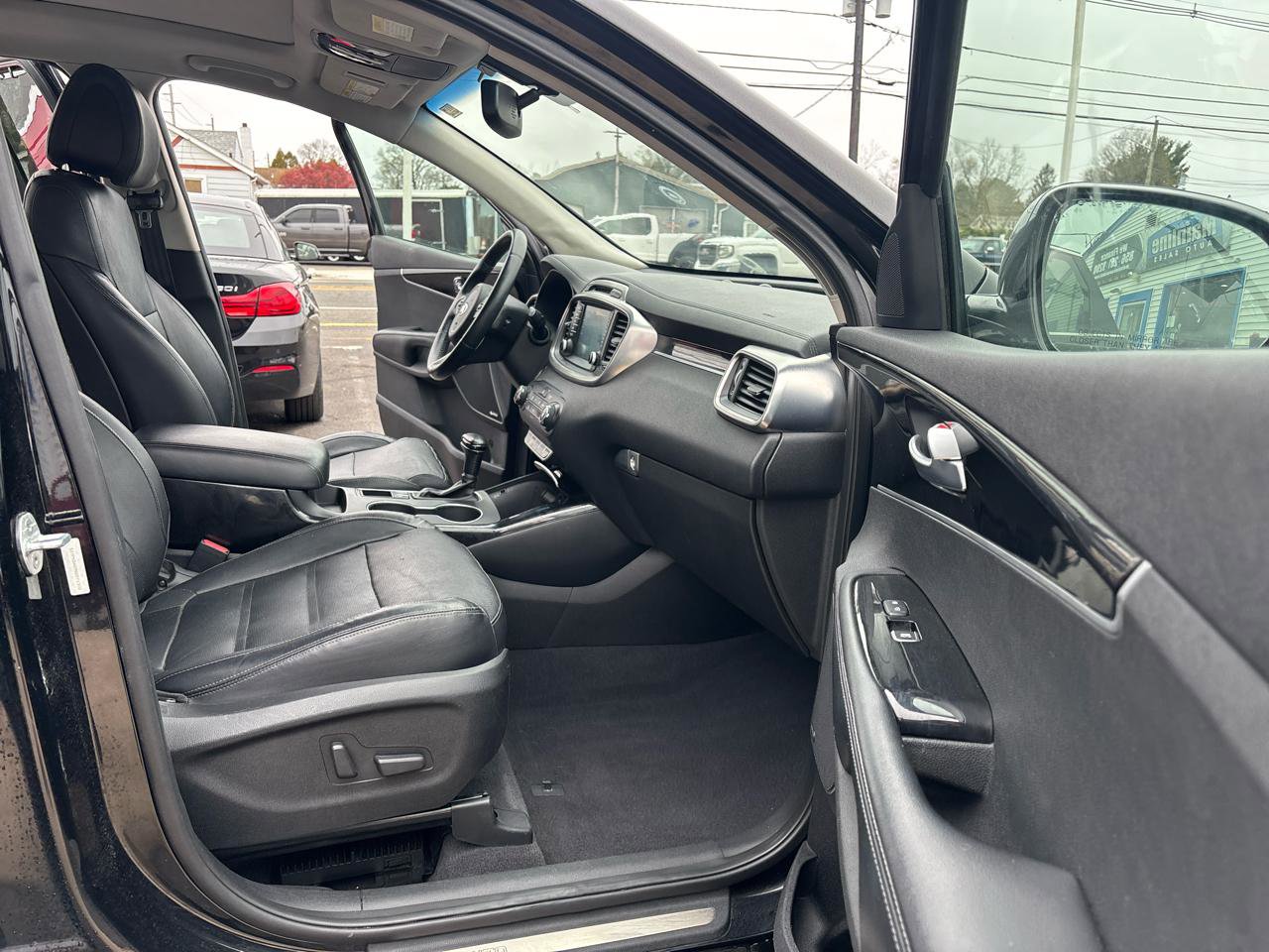 Used 2016 Kia Sorento SX image 12