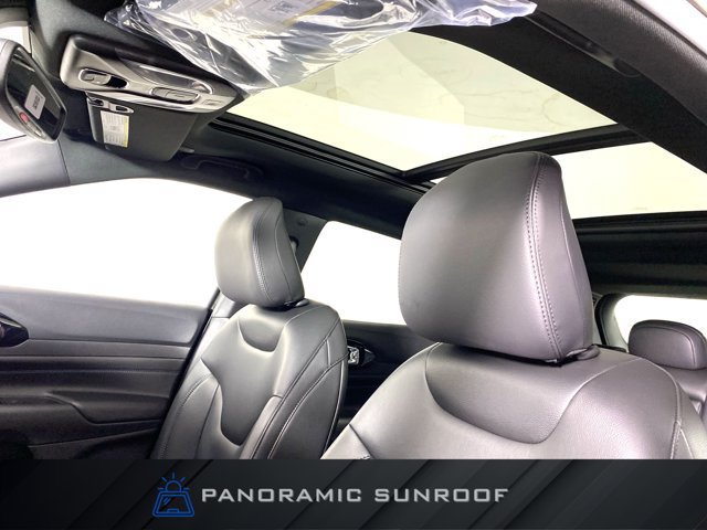 New 2026 Jeep Compass Limited w/ Sun, Sound & Navigation Group AWD/4WD image 3