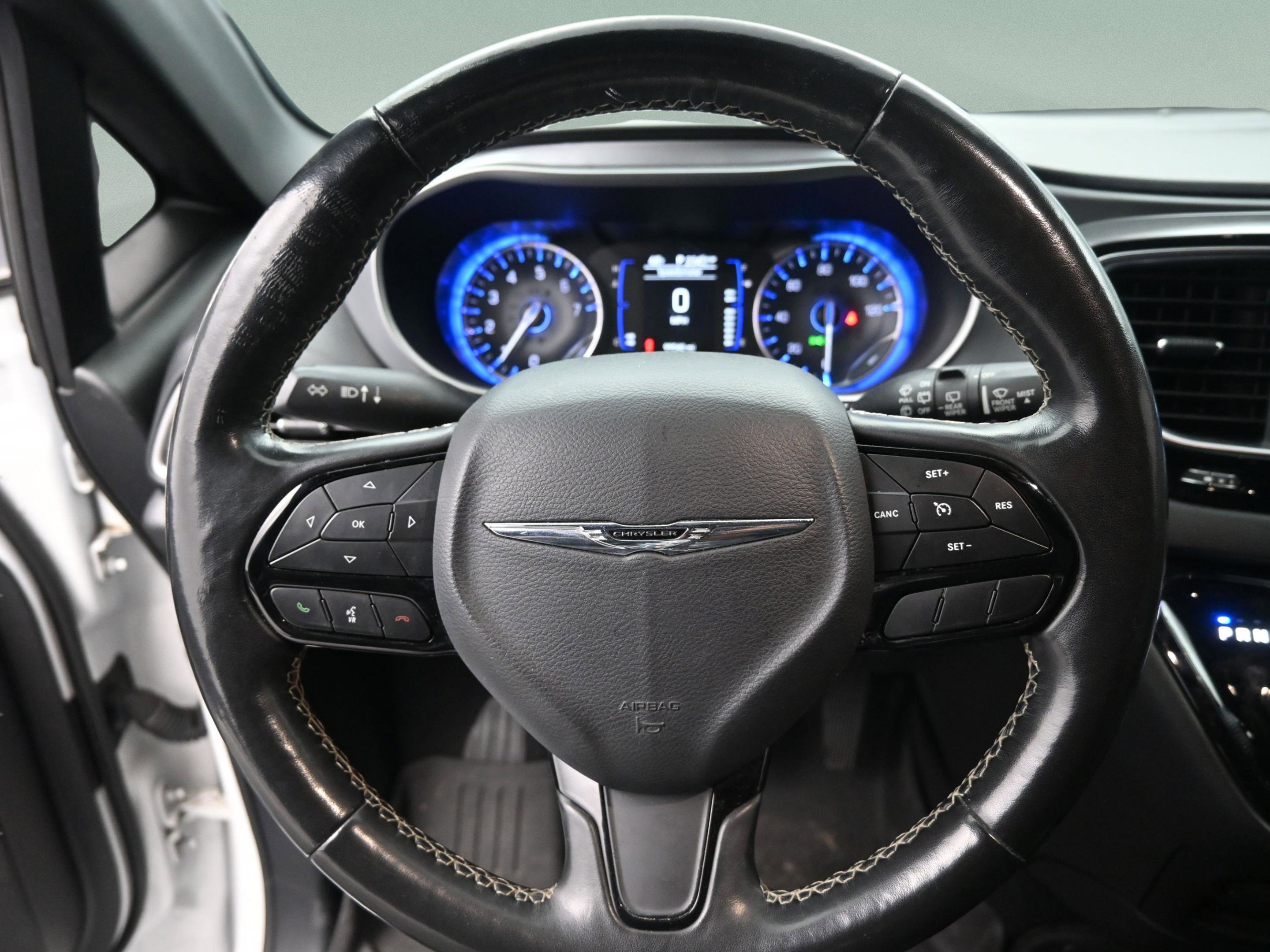 Used 2020 Chrysler Pacifica Touring-L w/ S Appearance Package image 20