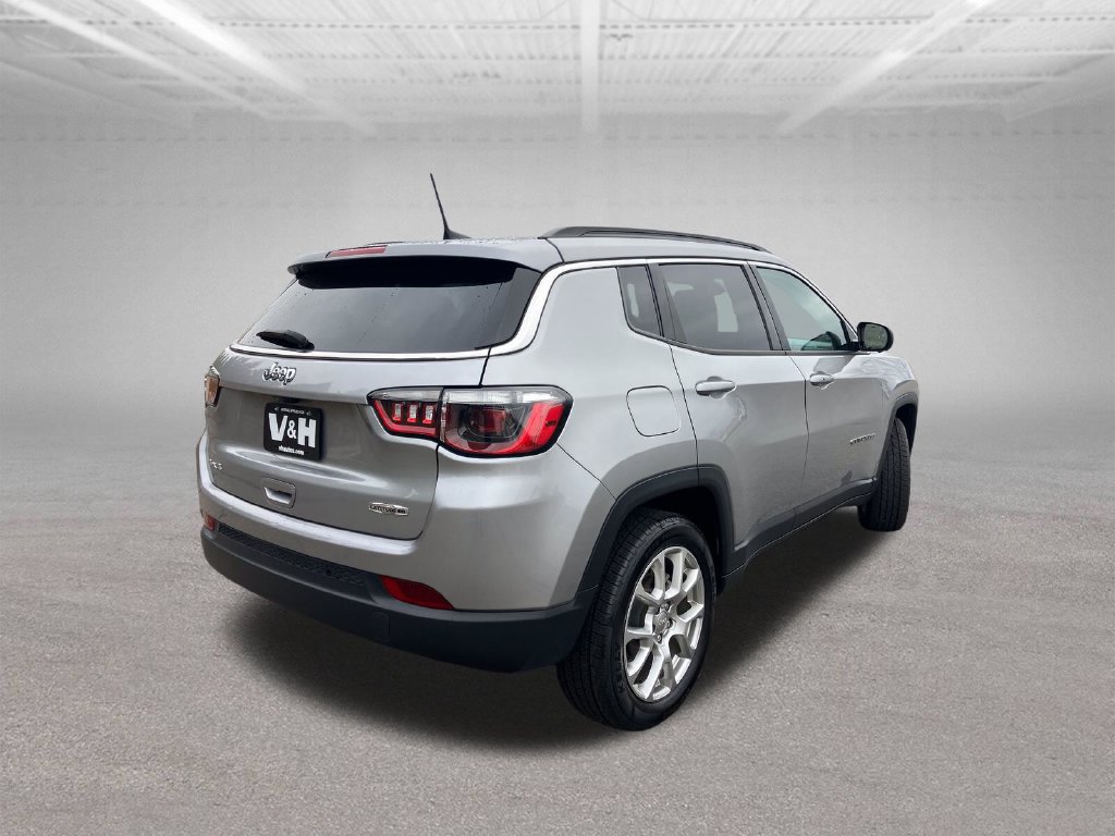 Used 2022 Jeep Compass Latitude w/ Sun and Sound Group AWD/4WD image 29