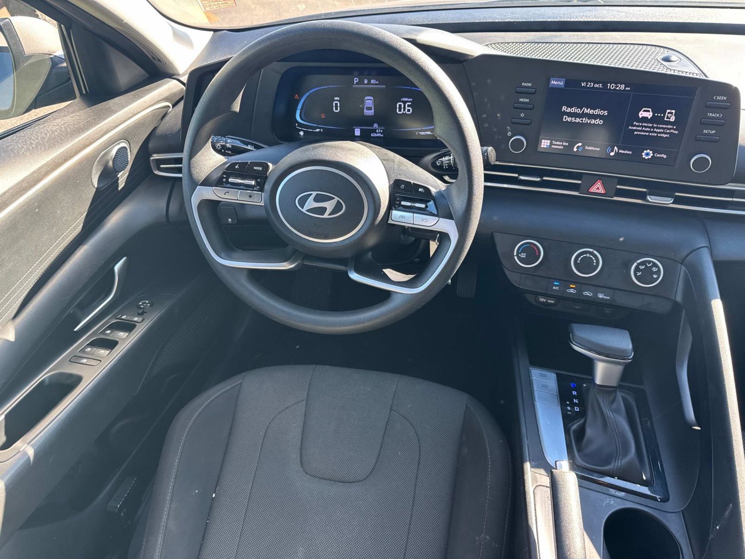 Used 2024 Hyundai Elantra SE FWD image 21