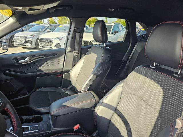 Used 2025 Ford Escape ST-Line Select AWD/4WD image 21