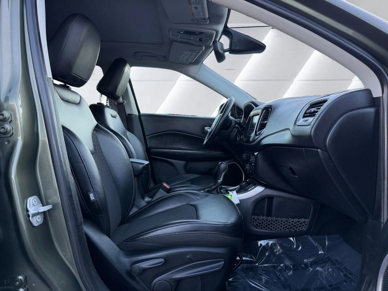 Used 2018 Jeep Compass Latitude w/ Popular Equipment Group image 10