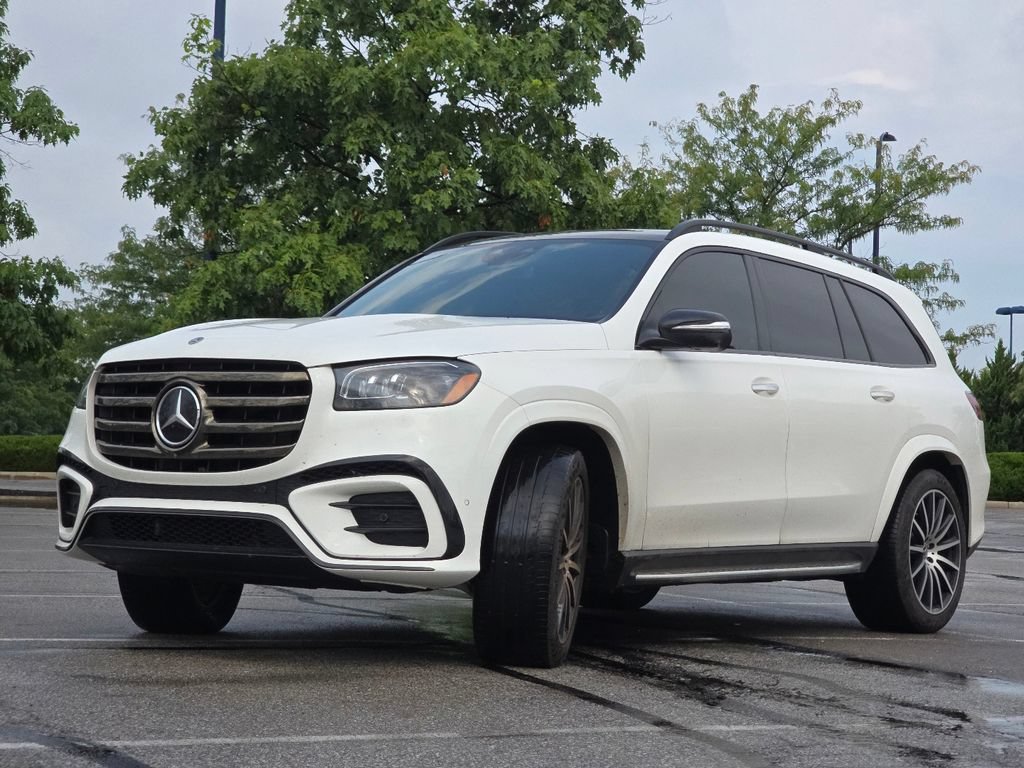 Used 2024 Mercedes-Benz GLS 580 4MATIC image 11