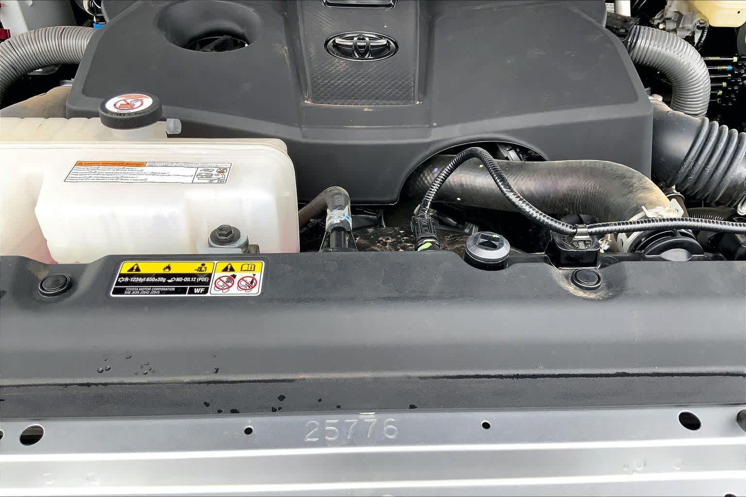 Used 2024 Toyota Tundra Limited AWD/4WD image 33
