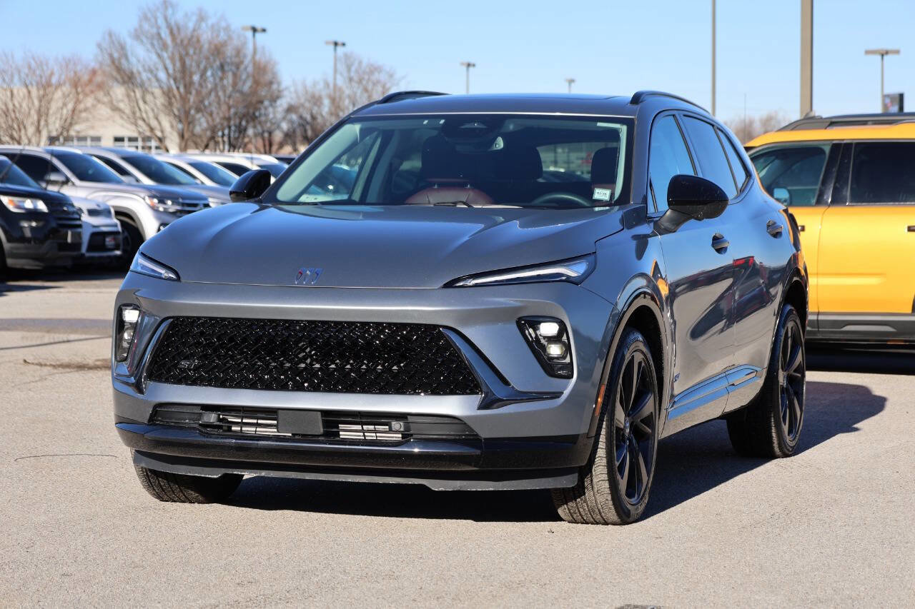 Used 2025 Buick Envision Sport Touring image 6