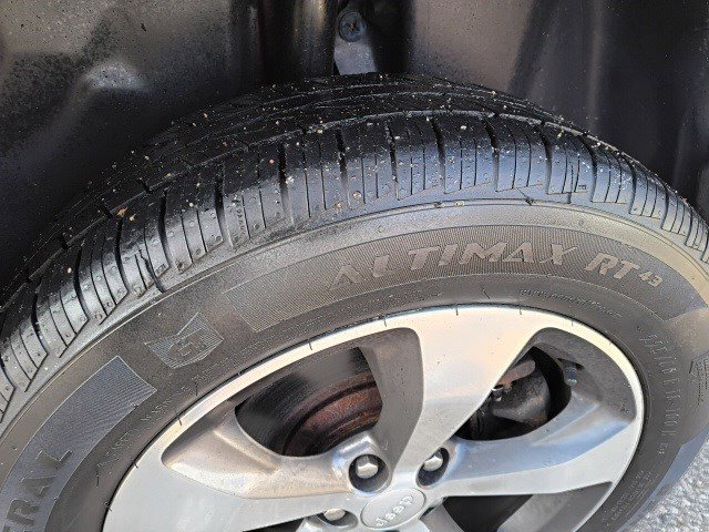 Used 2019 Jeep Cherokee Limited image 9