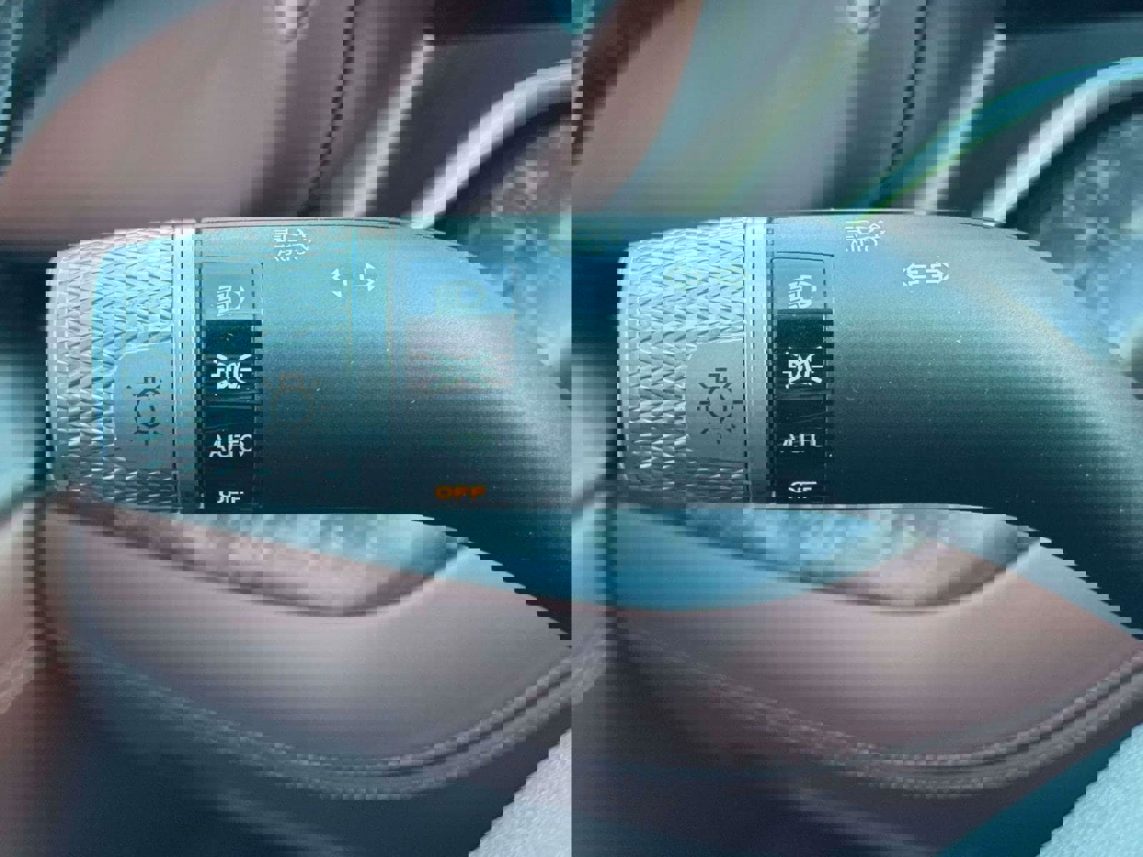 Used 2024 Genesis G90 3.5T image 23