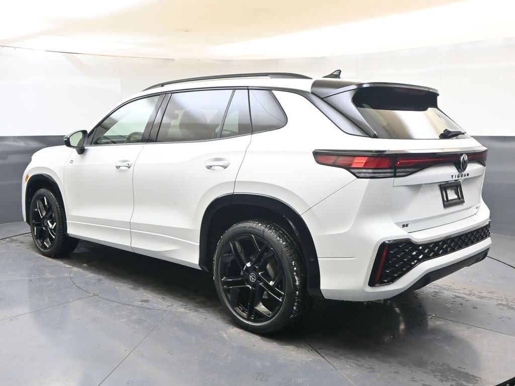 New 2026 Volkswagen Tiguan SE R-Line image 3