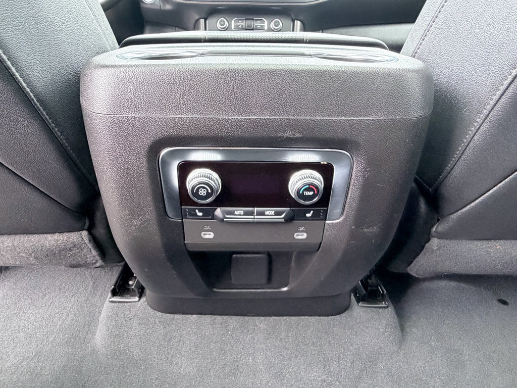Used 2023 GMC Yukon AT4 w/ AT4 Premium Plus Package AWD/4WD image 32