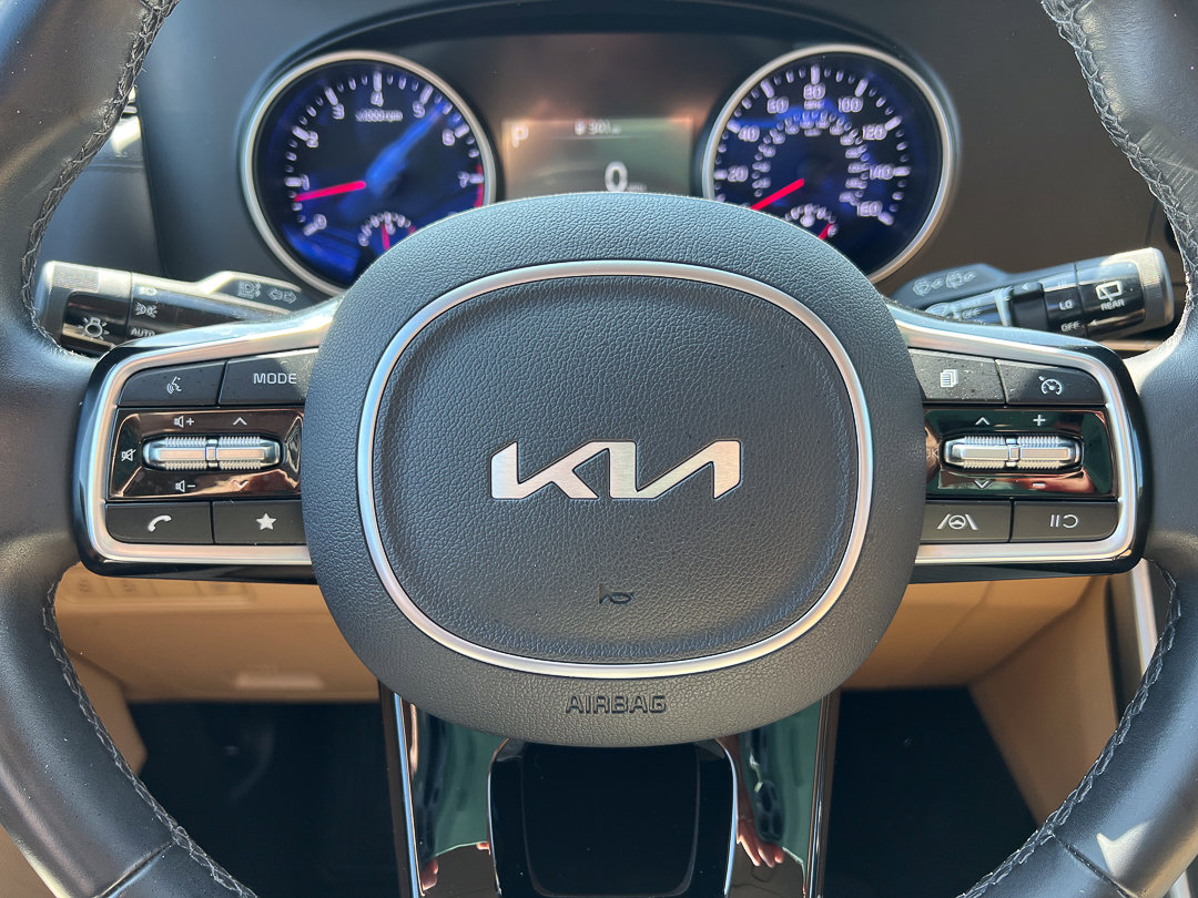 Used 2024 Kia Carnival LX image 24