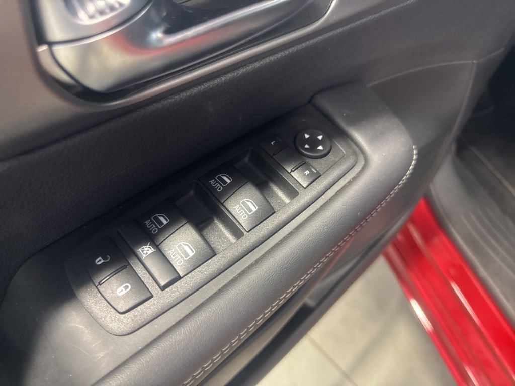 New 2025 Chrysler Pacifica Select FWD image 13